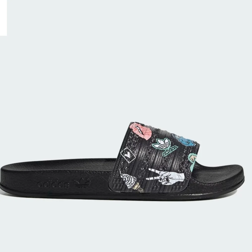 ADIDAS ADILETTE J SLIDES size 6